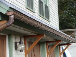 Half round copper gutter